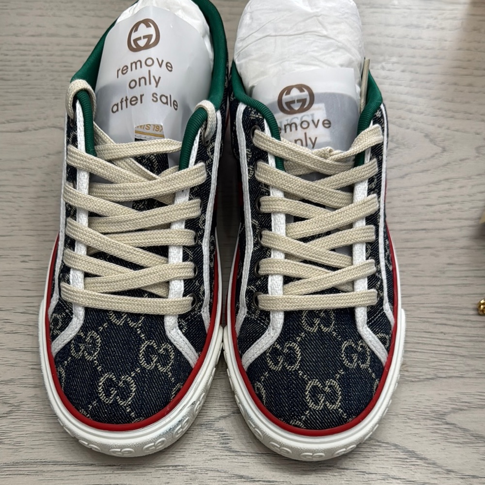 Gucci Women's Sneakers - Black, White, Red, Green